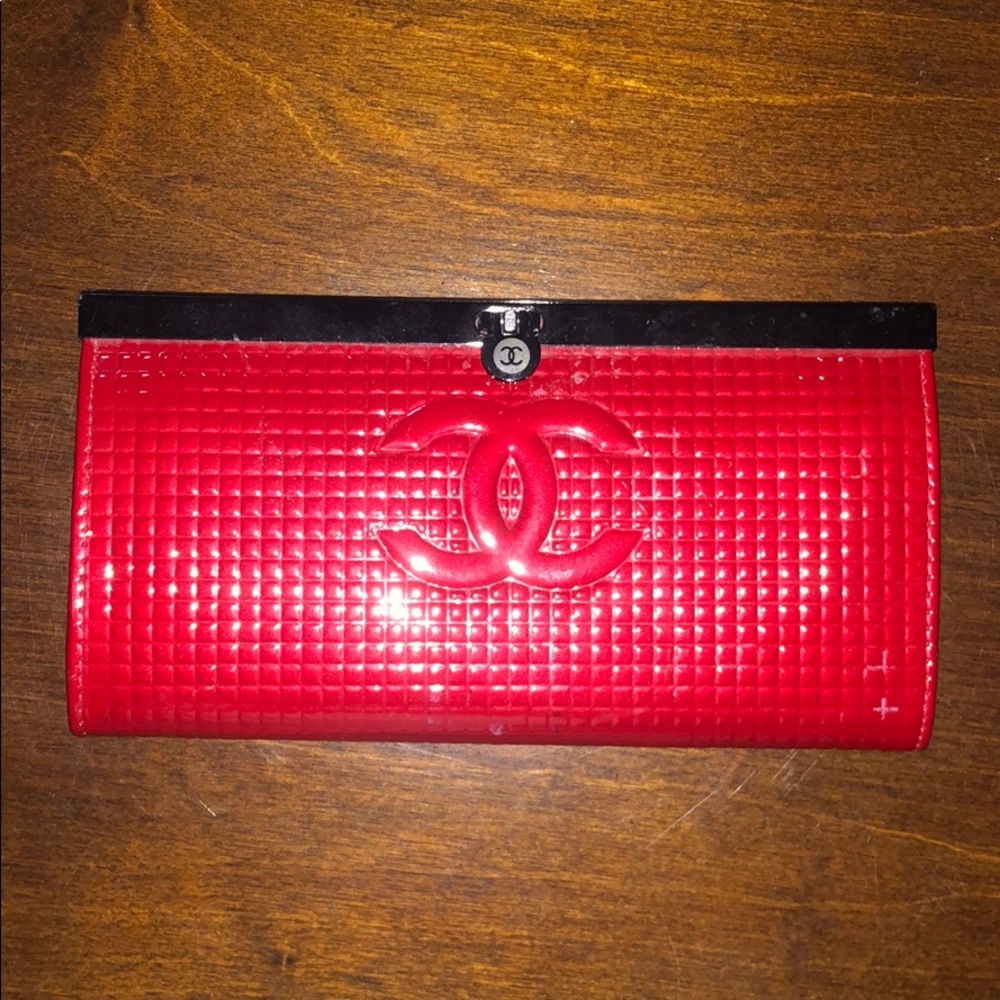 Chanel wallet